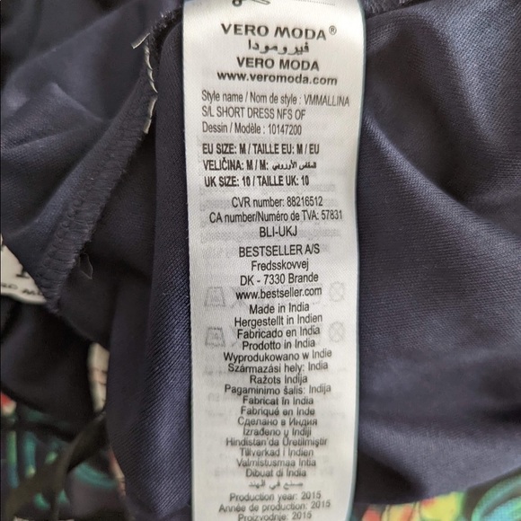 Beautiful dress with round neck and thin straps with fluid fabric and lined - Picture 8 of 10